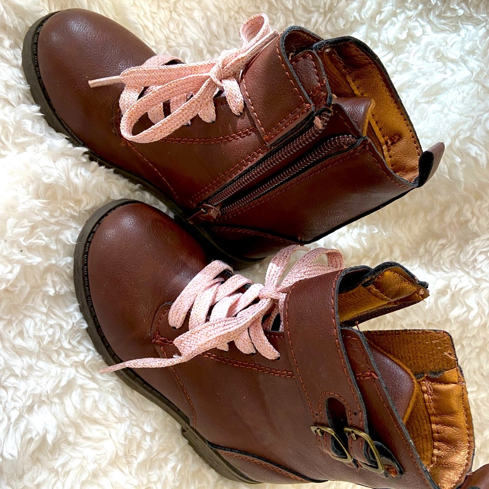 Carter’s Toddler Girl Brown Boots size 8